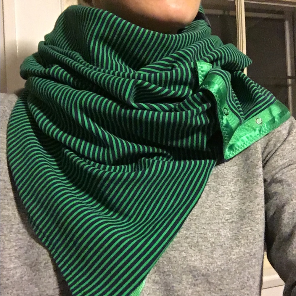 LULULEMON vinyasa scarf